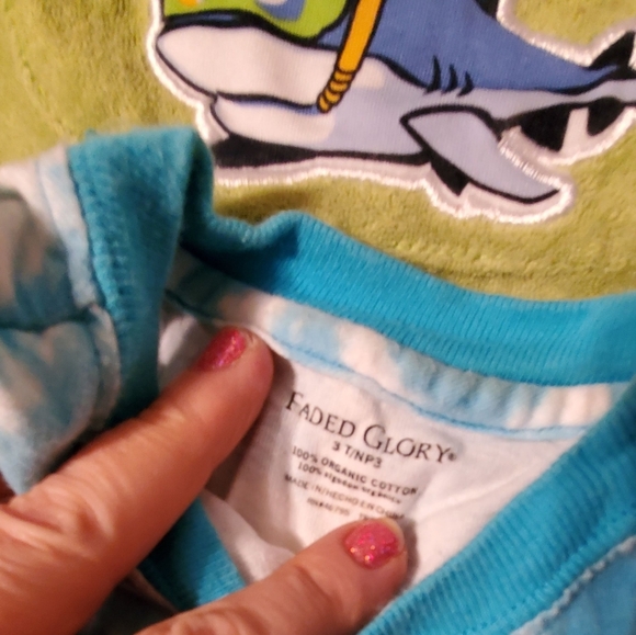 3/4 swim lot 2 trunks,tee and cover up - Picture 4 of 5